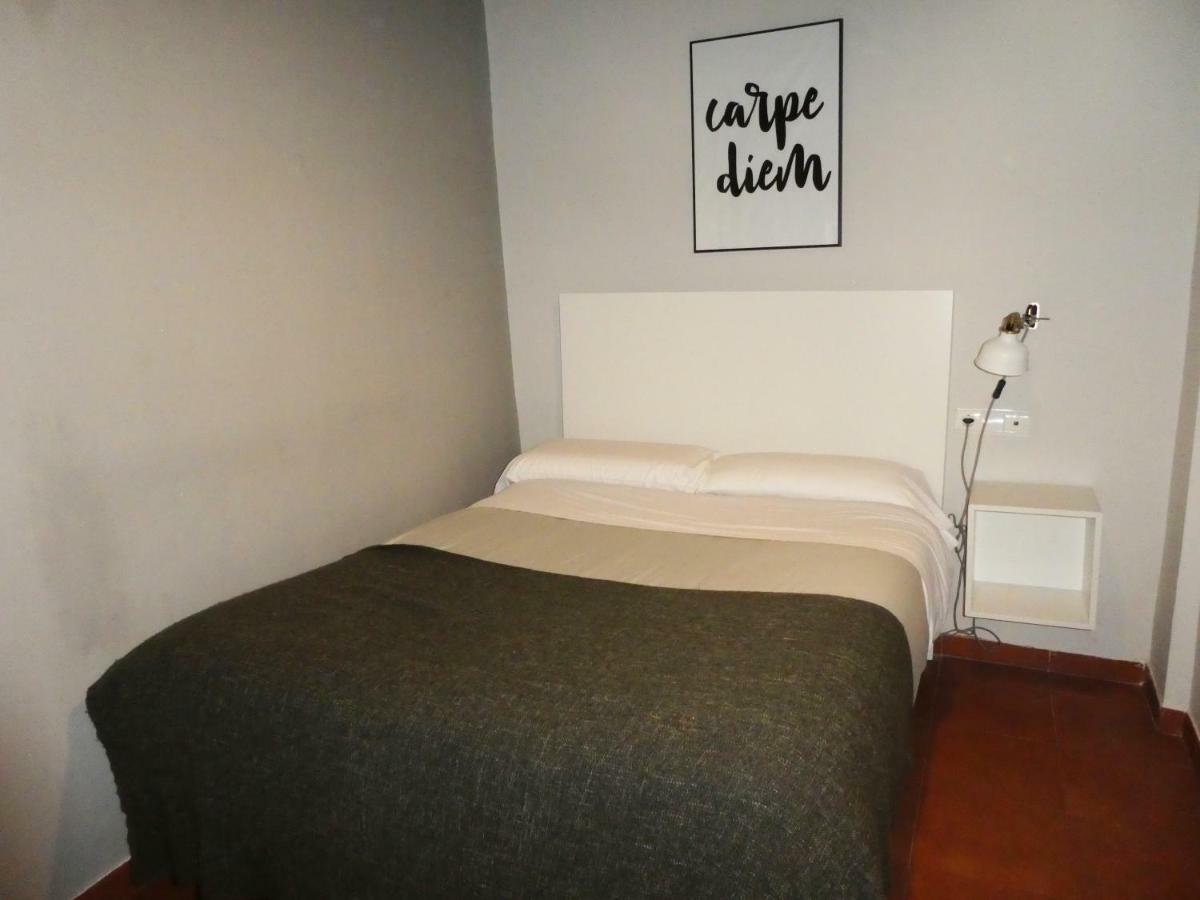 Apartamentos Nahira Suites 3000 กรานาดา ภายนอก รูปภาพ