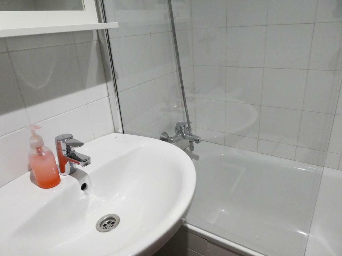 Apartamentos Nahira Suites 3000 กรานาดา ภายนอก รูปภาพ